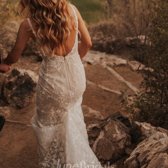 Lace Boho Wedding Dress - Picture 3 of 4